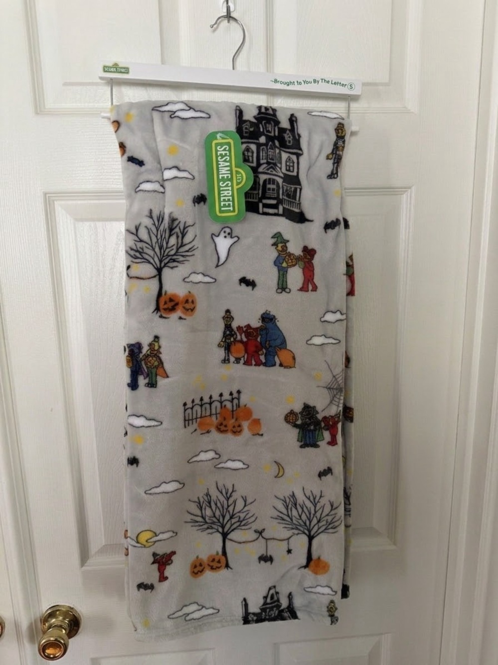 New Sesame Street Halloween blanket 50×60